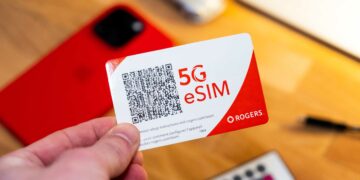 بعد طرحها رسميًا.. تعرف على خطوات تفعيل شريحة eSIM في مصر وأسعارها والأجهزة المتوافقة